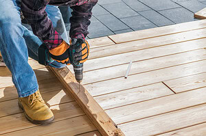 How To Choose a Deck Contractor